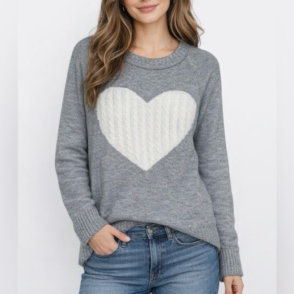 Gray Sweater with large cream cable-knit heart | Soft Stretchy Pullover